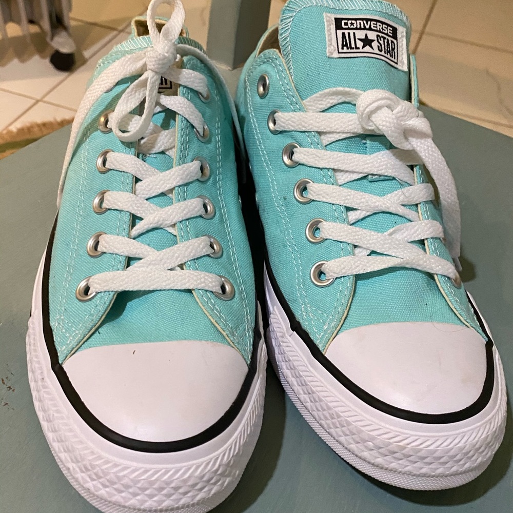 Converse- aqua color. Brand new women’s 9